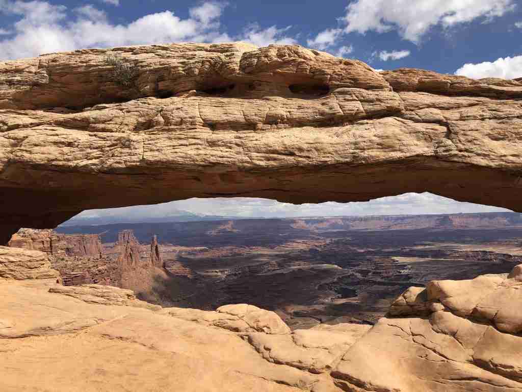 mesa arch canyonlands