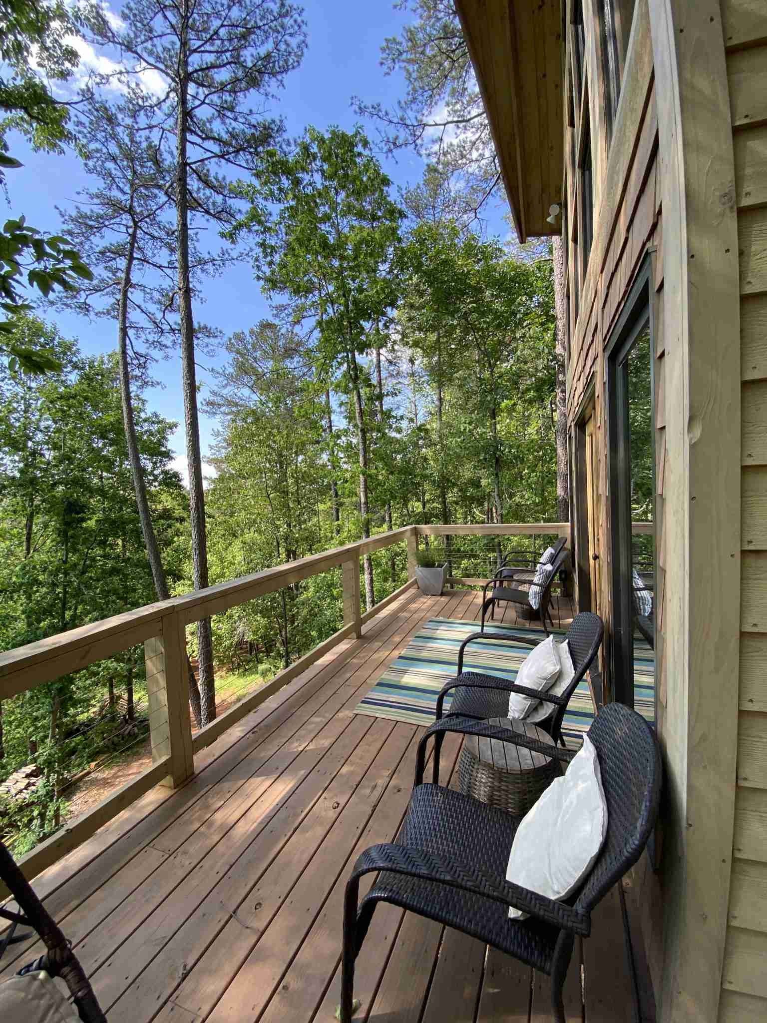 Fronch Porch of the treehouse.