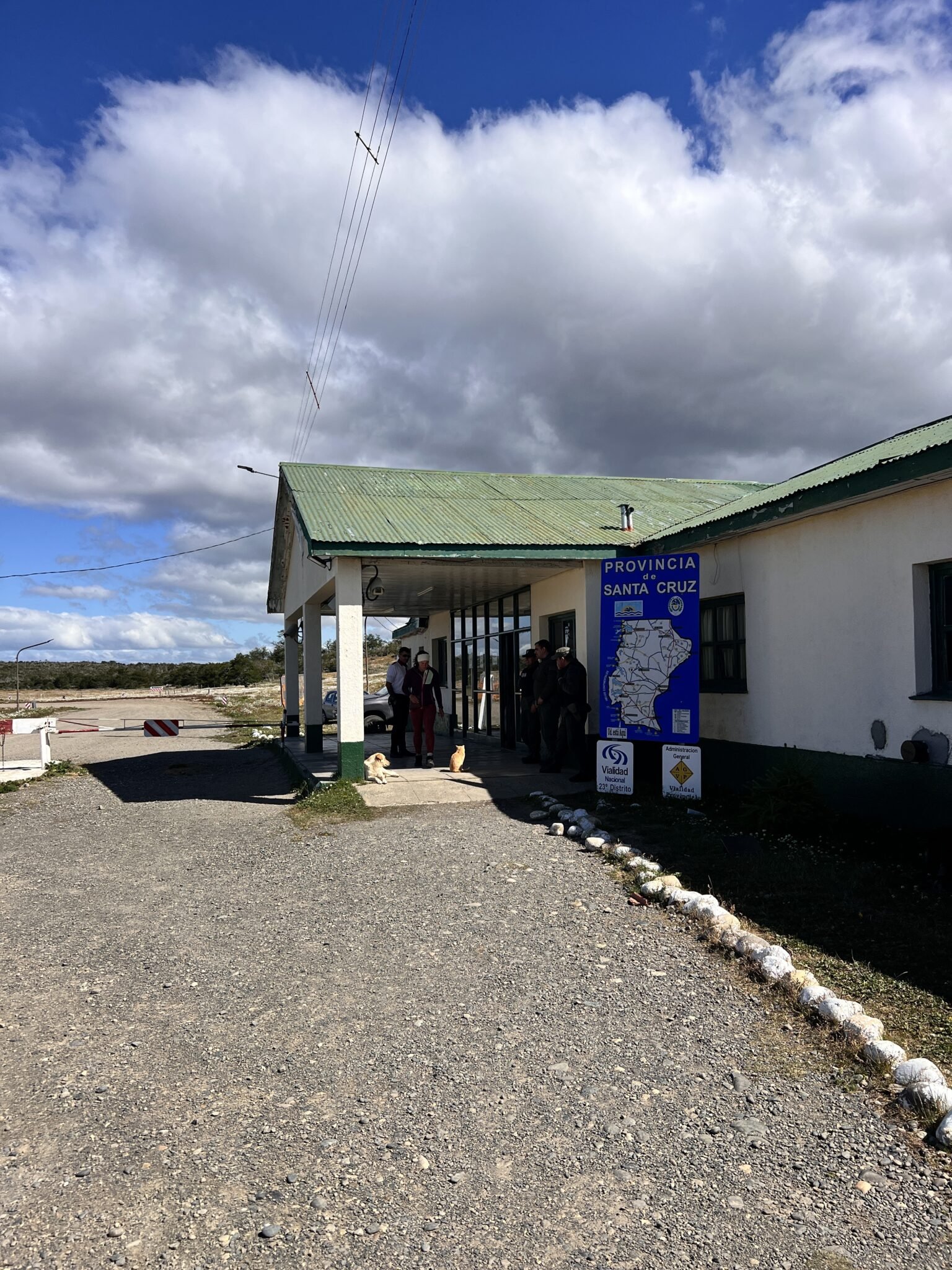 crossing the border from chile to argentina